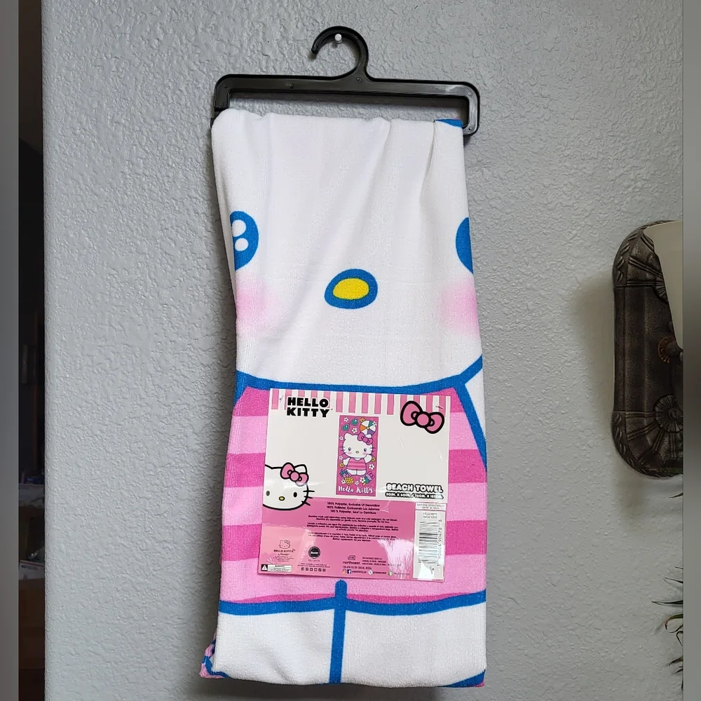 HELLO KITTY Microfiber Beach Towel NWT 30